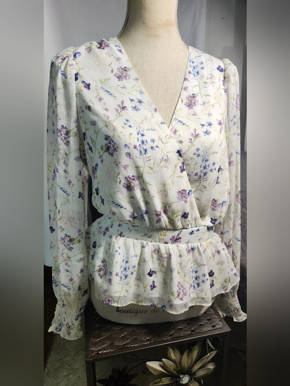 Express floral chiffon blouse, V-neck ruffle smocked long puff sleeve Size M